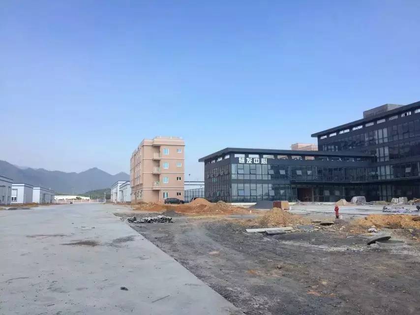 参观公司在建新工厂 (2).jpg